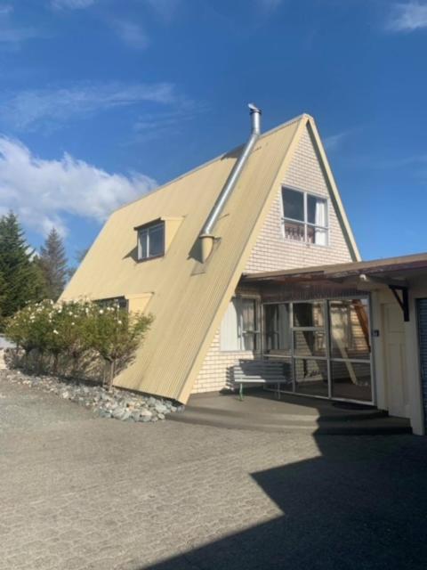 Classic A-Frame On Milford Te Anau Buitenkant foto